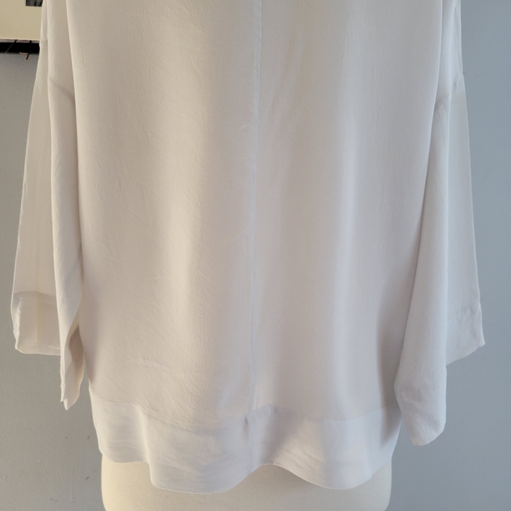 Everlane The Clean Silk V Neck ¾ Sleeve Blouse 6 - Picture 7 of 11